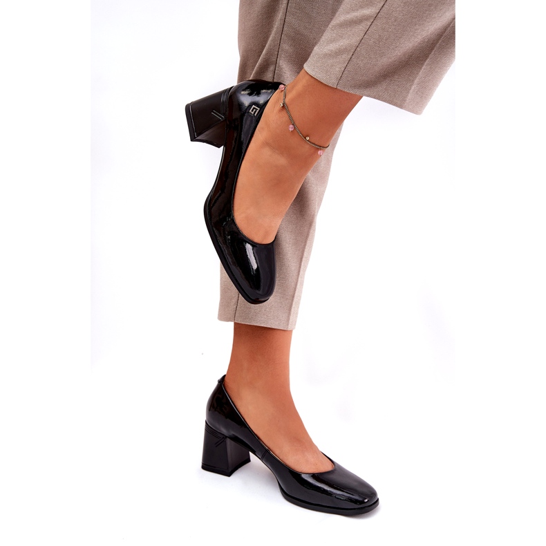 Kožené lakované dámské čerpadly na černém příspěvku Vinceza 91130 černá 2