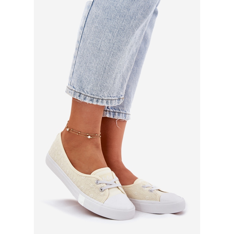 Tenisky ženských tenisek s výšivkou Lee Cooper LCW-25-31-3445L Beige béžový 1