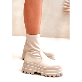 Světle béžové kotníkové boty na masivní platformě béžový 4