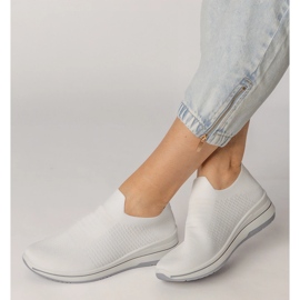 Bílé nazouvací sportovní tenisky bílý 1 Bílé nazouvací sportovní tenisky bílý 1