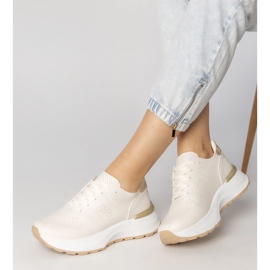 Béžové sportovní tenisky se zlatým vložením béžový 2