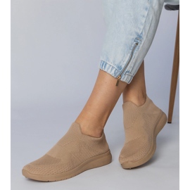 Béžové sportovní tenisky s ponožkovým svrškem béžový 2