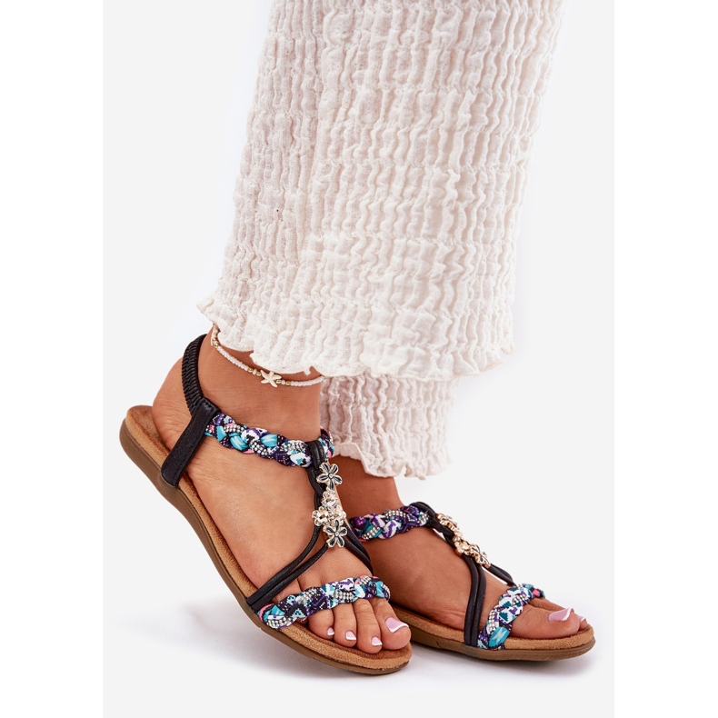 Ploché dámské sandály s pletenými pruhy a kolíky Artiker 54C1331 Black černá 1 Ploché dámské sandály s pletenými pruhy a kolíky Artiker 54C1331 Black černá 1