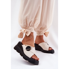 ARTIKER Elegantní kožená dámská klíny se starodávnou dekorací Artker 56C1585 béžové béžový 2