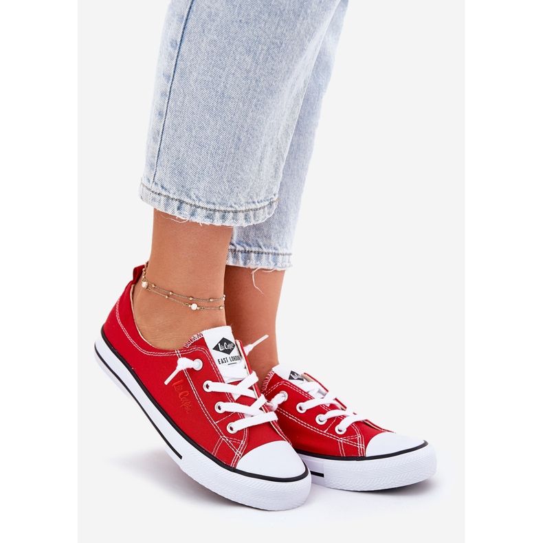 Materiál ženských tenisek Lee Cooper LCW-25-02-3298l červená červený 1