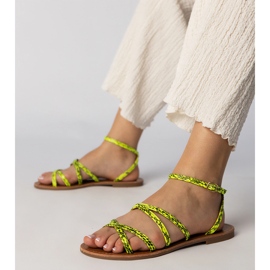 Žluté sandály na ploché podrážce žlutá 1 Žluté sandály na ploché podrážce žlutá 1