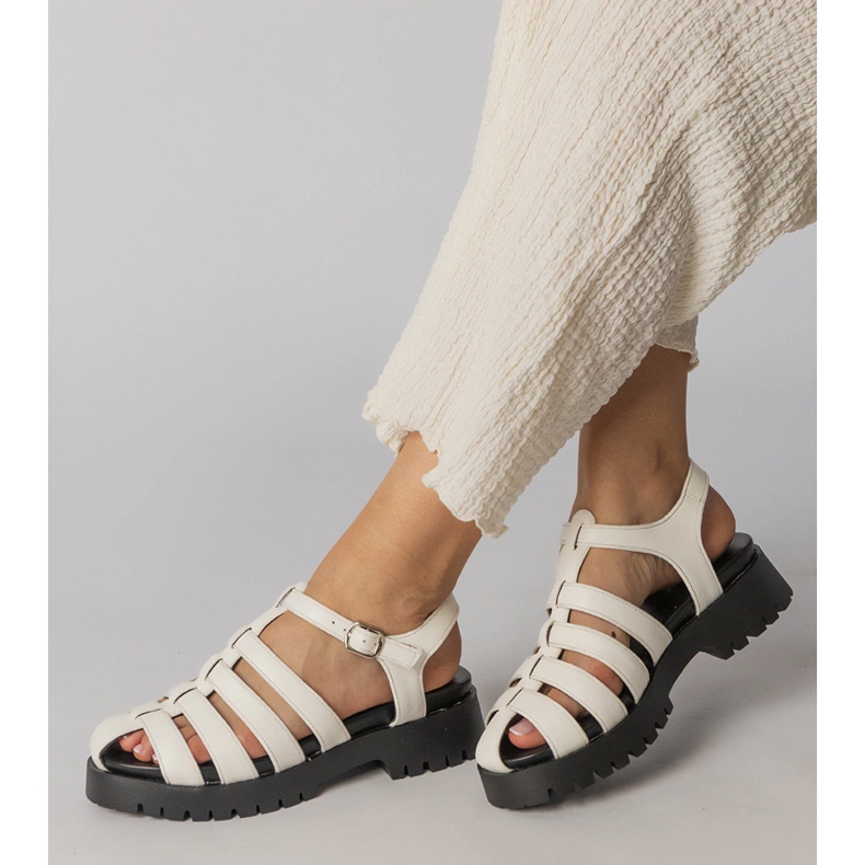 Bílé sandály na plošině s linií prstu bílý 2