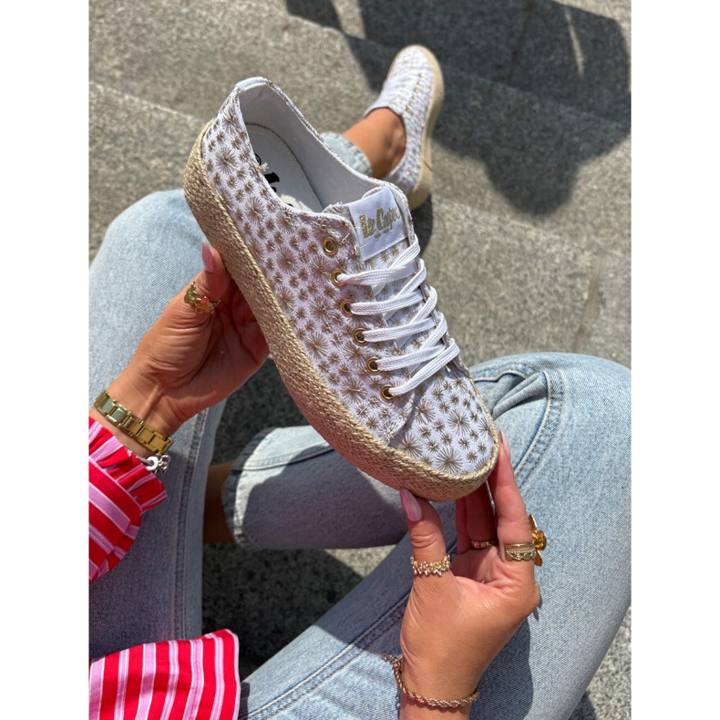 Patrouched dámské tenisky na platformě s Lee Cooper LCW-25-08-3648L bílé a zlaté bílý 1