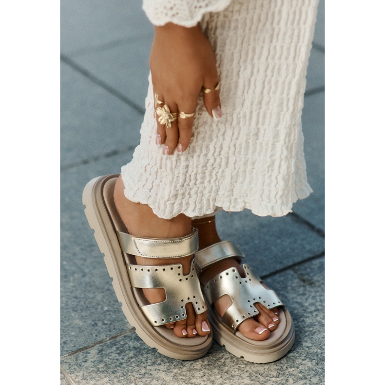 Dámské přírodní kožené pantofle na zlaté platformě Zazoo 40440 zlatý 2 Dámské přírodní kožené pantofle na zlaté platformě Zazoo 40440 zlatý 2