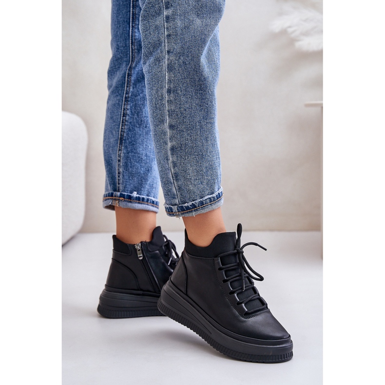 Lehká kožená sportovní obuv na platformě Artiker 55C1041 černá 2