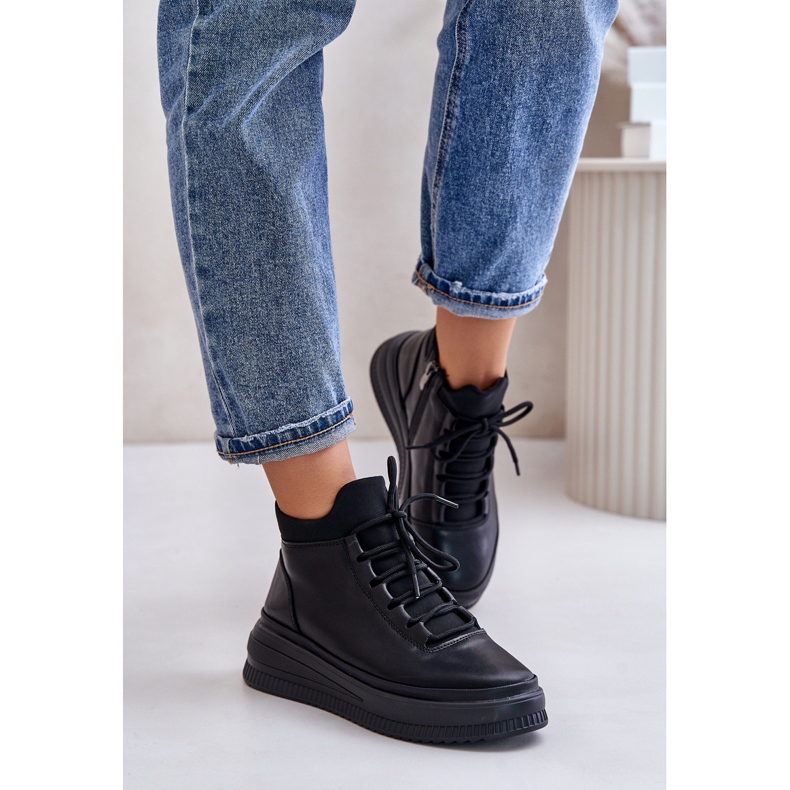 Lehká kožená sportovní obuv na platformě Artiker 55C1041 černá 1