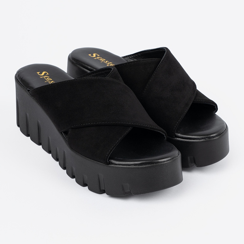 Seastar Dámské černé semišové sandály na klínku černá 1