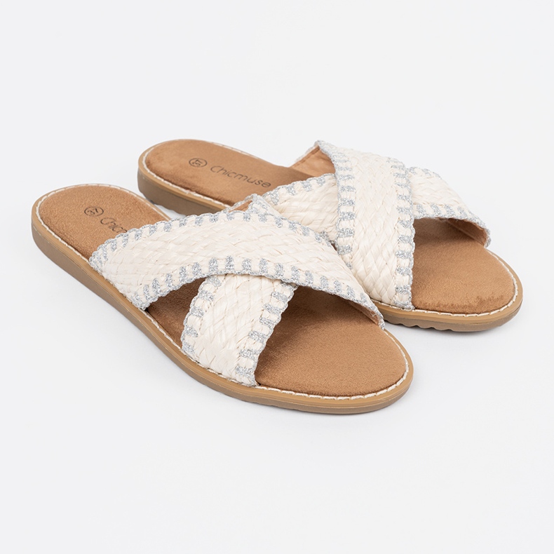 Bílé klapky spletené na ploché podrážce bílý 1