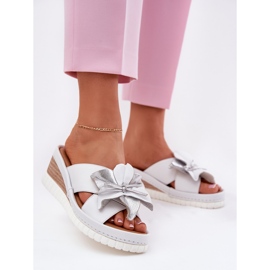 ARTIKER Dámské kožené klíny s dekorativní květinový artker 54C0538 bílé a stříbrné stříbrný 2