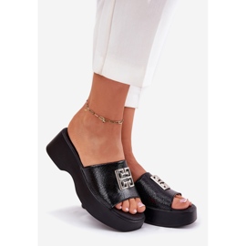 Vinceza Dámské kožené žabky s dekorací Vincez 79526 Black černý 1