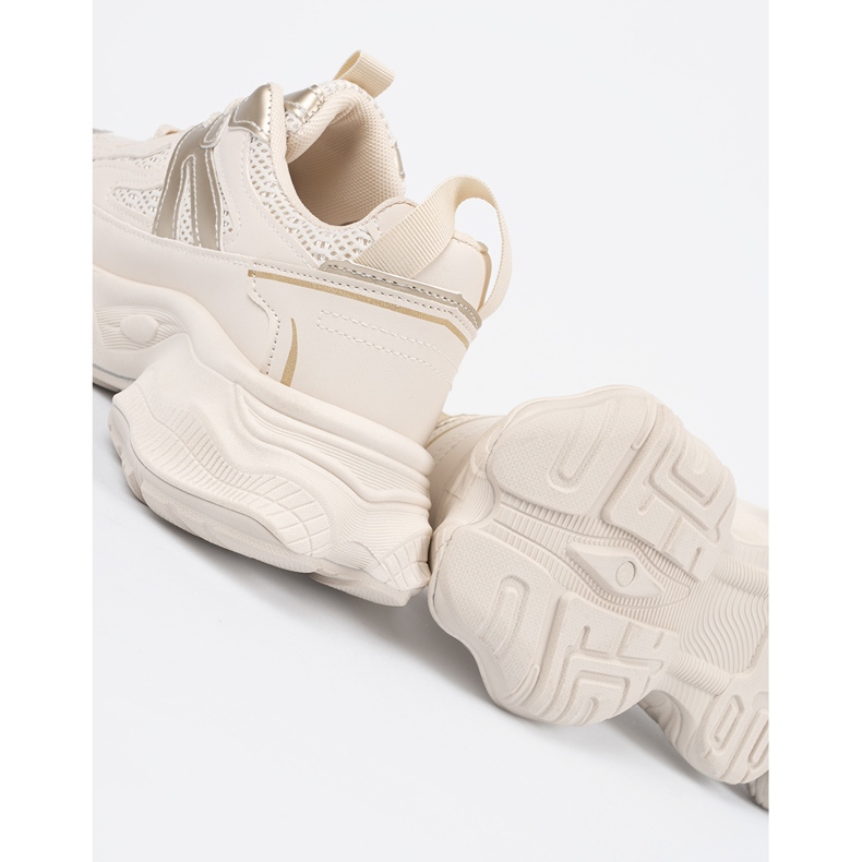 Lehké béžové tenisky na silné podrážce béžový 2