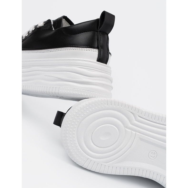 Černé a bílé tenisky na platformě černý 2