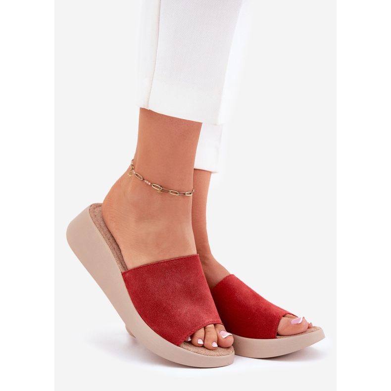 Dámské semišové žabky na klínu Panto Fino RR267040 červené 1