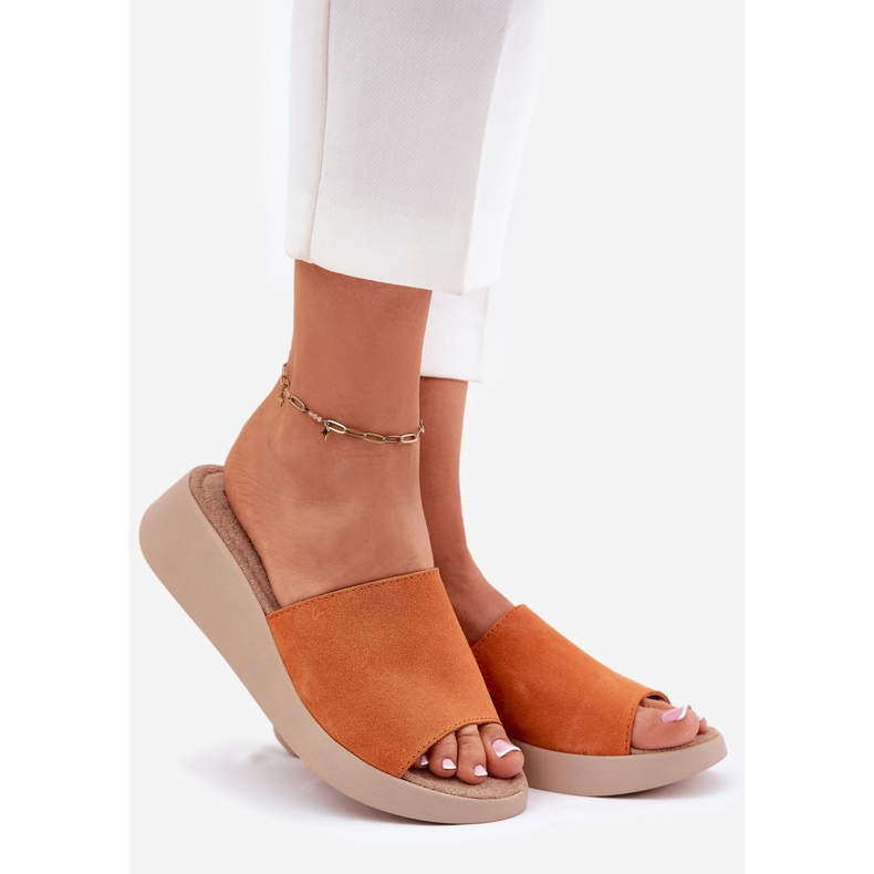 Dámské semišové žabky na klínu Panto Fino RR267039 oranžový 1