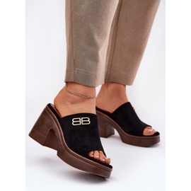 Vinceza Dámské pantofle na masivní patě se zlatým detailem Vincez 17400 Black černá 2