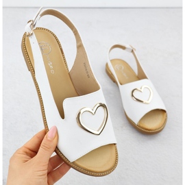 Ploché dámské sandály s Heart White Filippo DS6926 bílý 1
