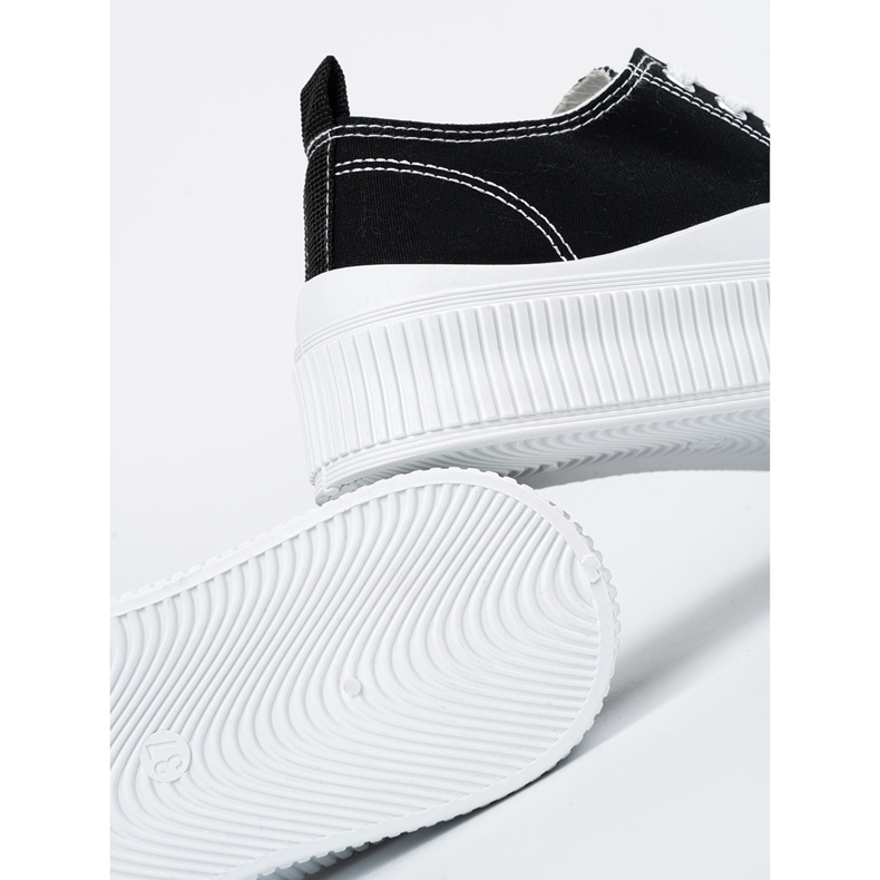 Černobílé tenisky se silnou podrážkou černá 1