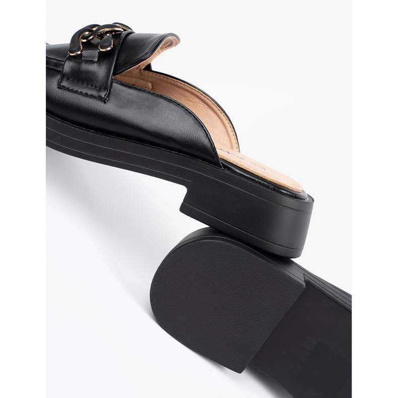 Shelvt Black Low -heel Eco -Teather žabky s řetězem černá 1 Shelvt Black Low -heel Eco -Teather žabky s řetězem černá 1