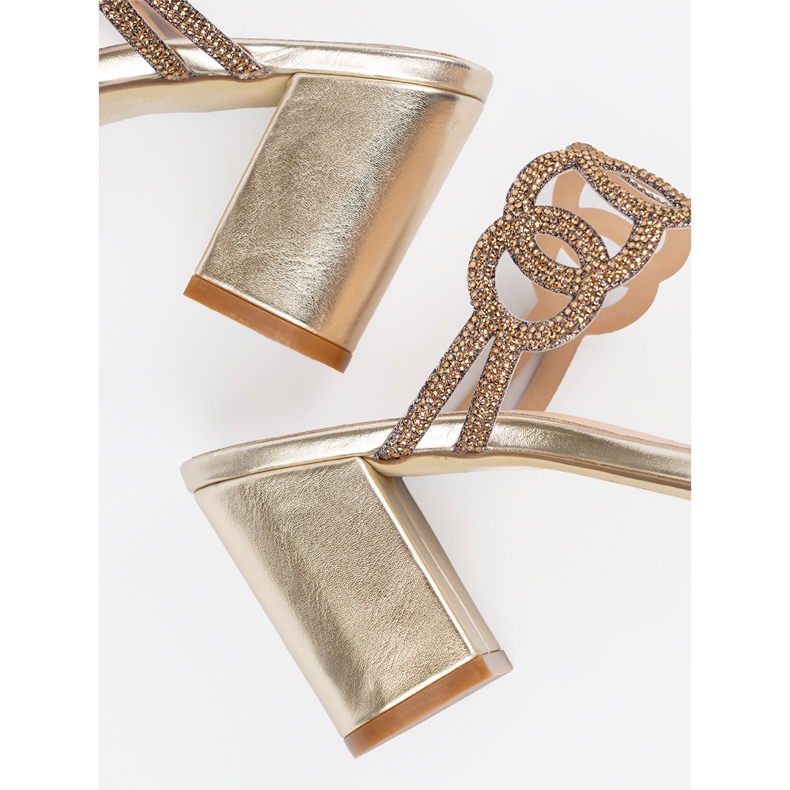 Zlaté pantofle na Postu Sergio Leone zlatý 1