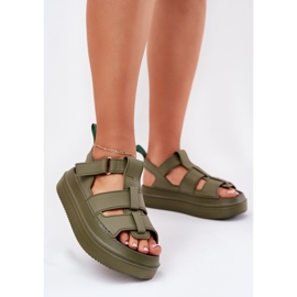 Inna Dámské sandály na zelené platformě zelený 2