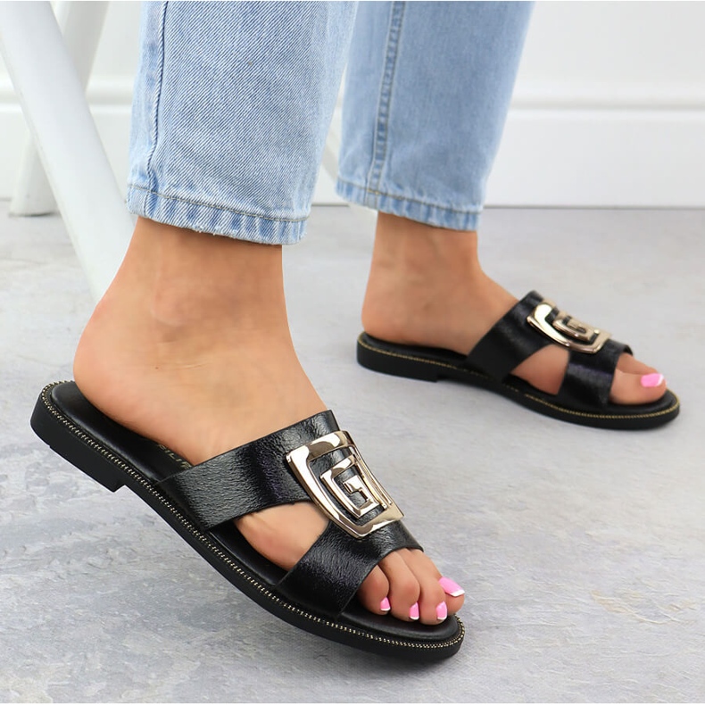 Černé dámské pantofle s ornamentem černé Filippo černá 1