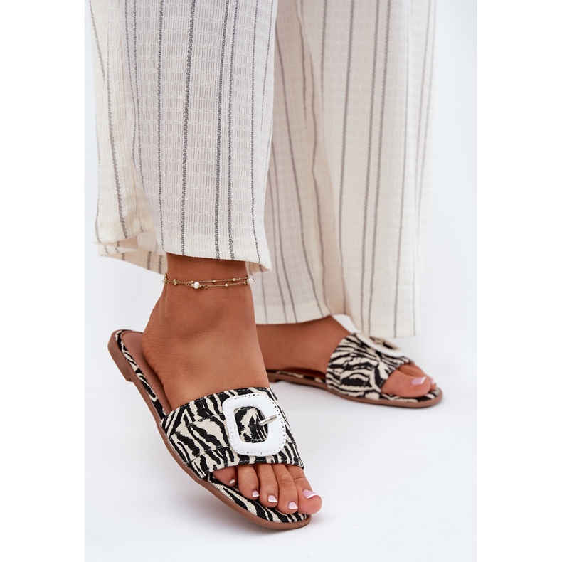 Inna Ploché dámské žabky s dekorativní sponou zebry bílý 2