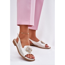 S.Barski Dámské sandály s plochým podpatkem s dekorativním detailem S. Barski KV51-080 stříbro stříbrný 2