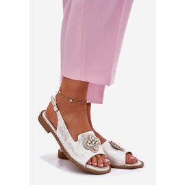 S.Barski Dámské sandály s plochým podpatkem s dekorativním detailem S. Barski KV51-080 stříbro stříbrný 1