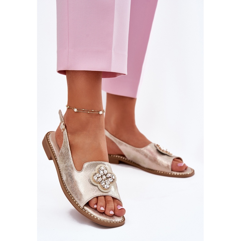 S.Barski Dámské sandály s plochým podpatkem s dekorativním detailem S. Barski KV51-080 PLN zlatý 2