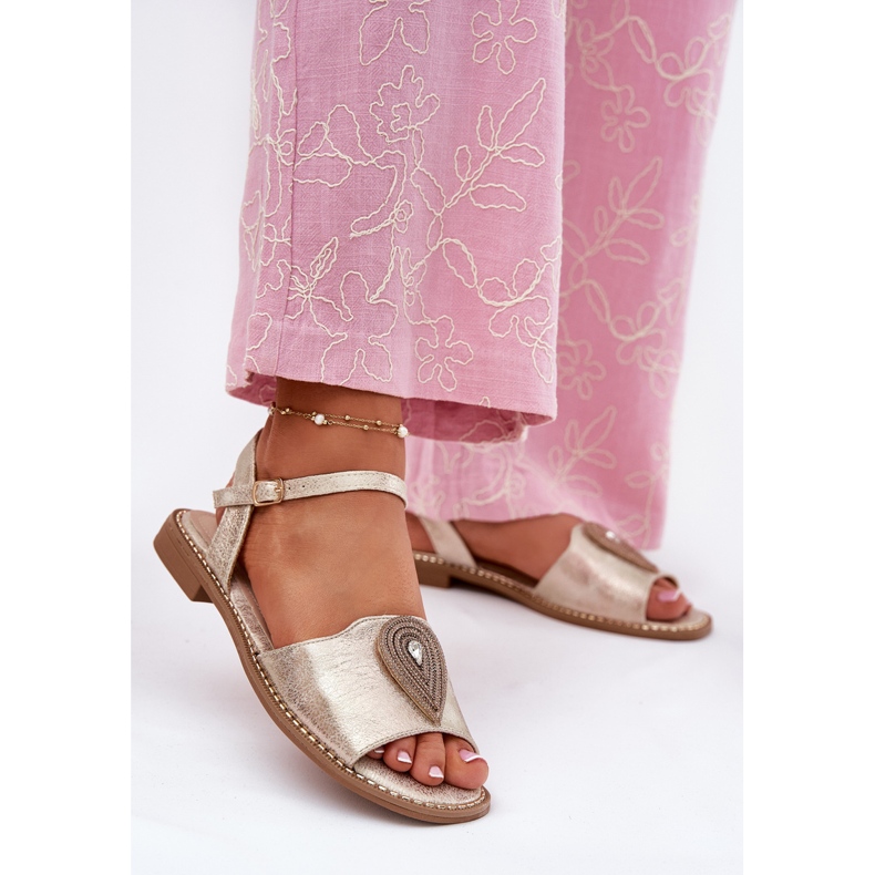 S.Barski Dámské sandály s plochým podpatkem s ozdobou S. Barski KV51-098 Zloty zlatý 2 S.Barski Dámské sandály s plochým podpatkem s ozdobou S. Barski KV51-098 Zloty zlatý 2