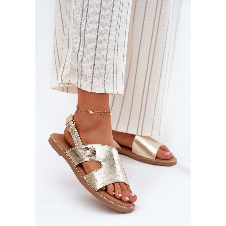 Ploché dámské sandály s dekorativním detailem Vinceza 17378 Zlotys zlatý 2