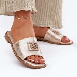 S.Barski Dámské flip-flops s plochým podpatkem s ornamentem S. Barski KV51-089 Gold zlatý 2 S.Barski Dámské flip-flops s plochým podpatkem s ornamentem S. Barski KV51-089 Gold zlatý 2