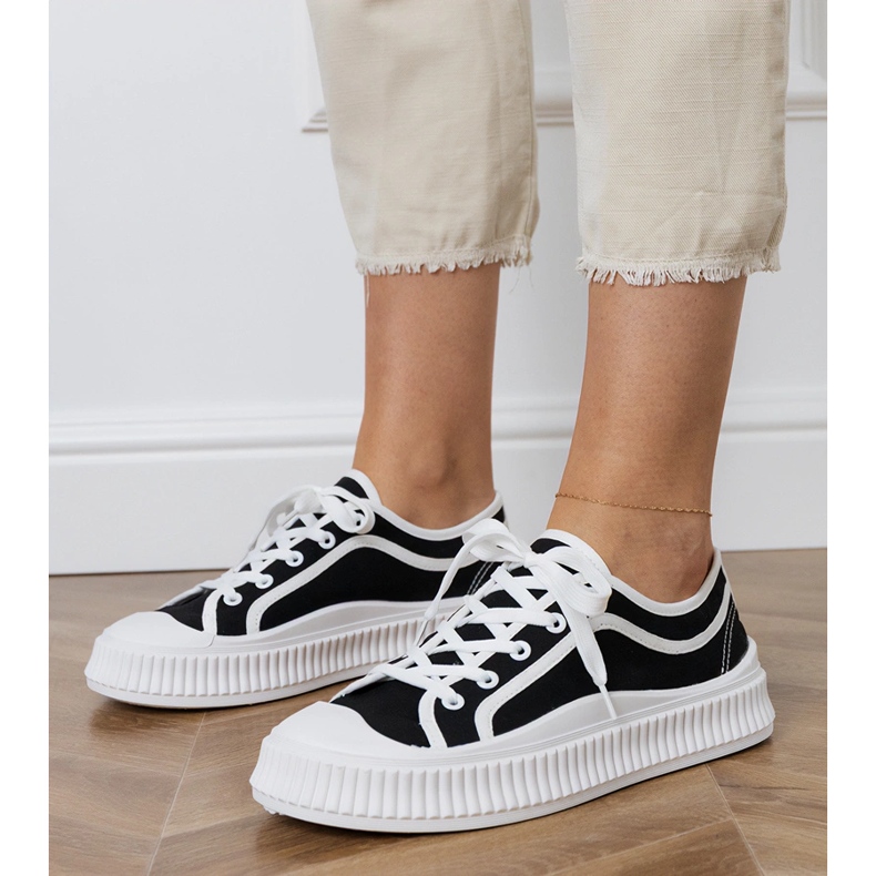 Černé dámské tenisky na platformě černá 1