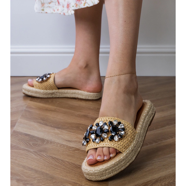 Beige espadrilles s černými krystaly béžový 2