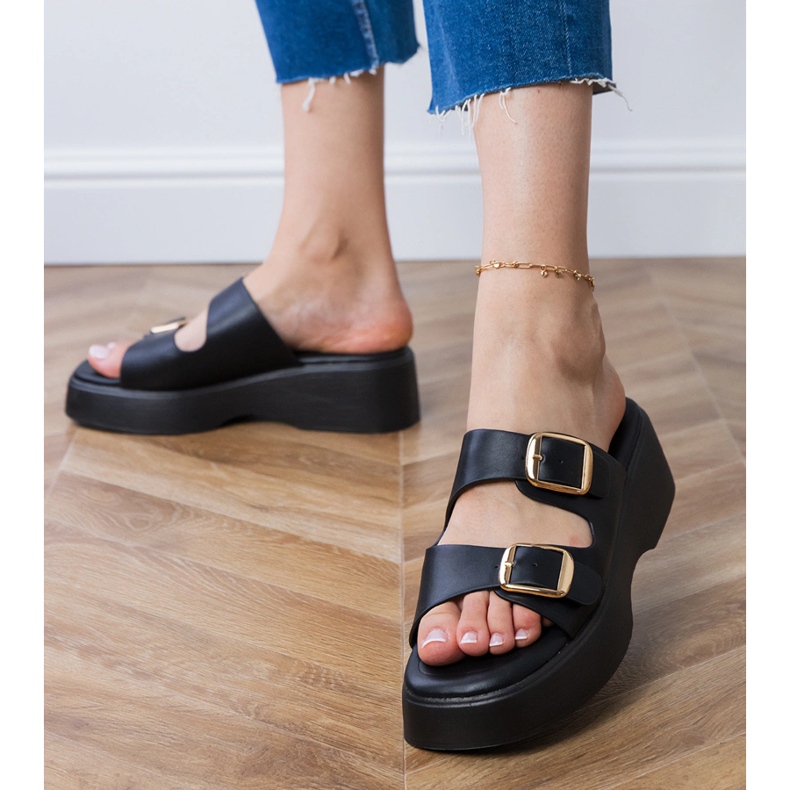 Černé žabky se svorkami na pruhy černá 1