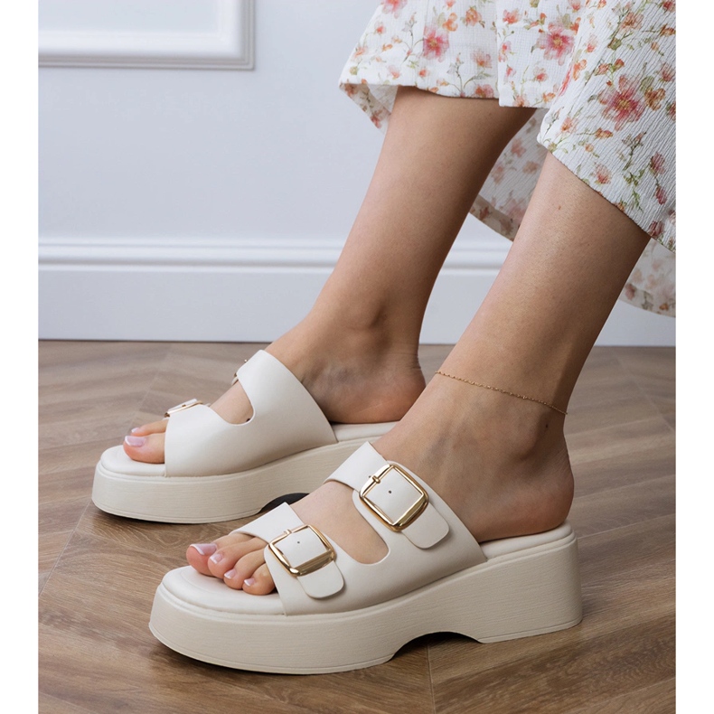 Bílé žabky s pruhy bílý 1