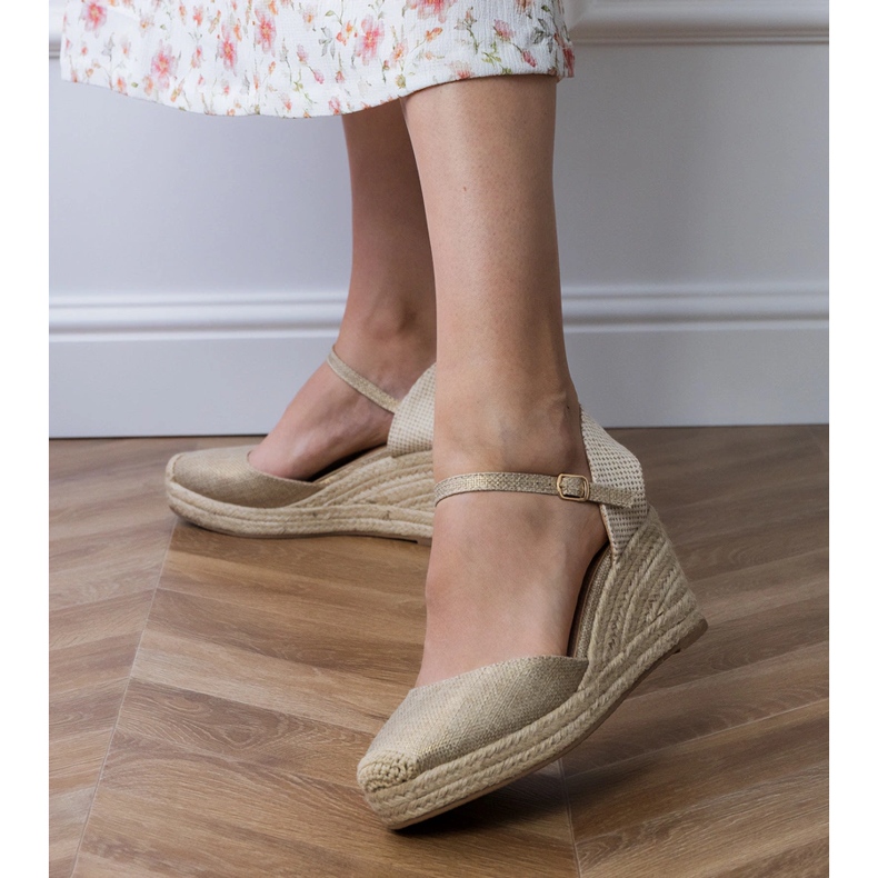 Zlaté sandály espadrile na klínu zlatý 2 Zlaté sandály espadrile na klínu zlatý 2