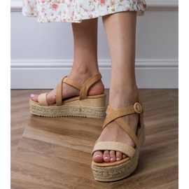 Béžové sandály espadrilles na klínu béžový 2