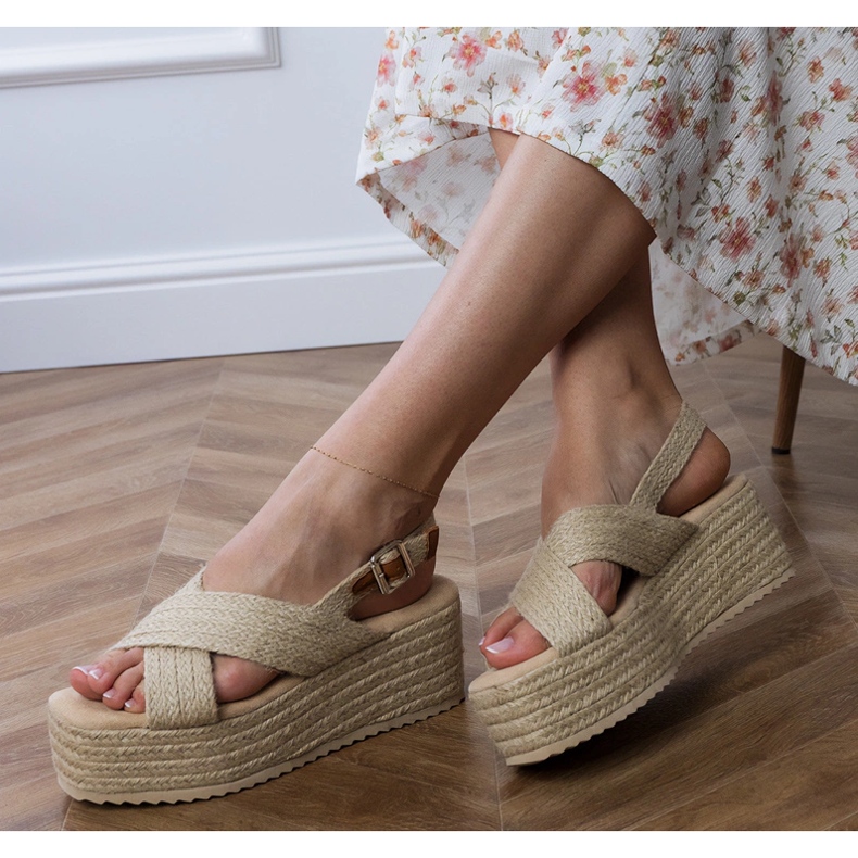 Sandály Beige Espadrilles na platformě s pruhy béžový 2