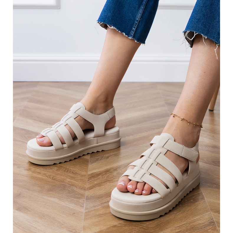 Béžové sandály na platformě béžový 1