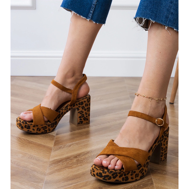 Hnědé ekosamové sandály na příspěvku hnědý 1