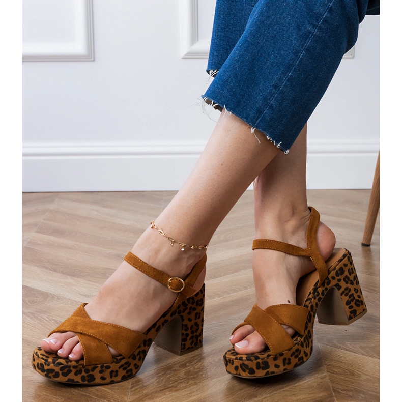 Hnědé ekosamové sandály na příspěvku hnědý 2