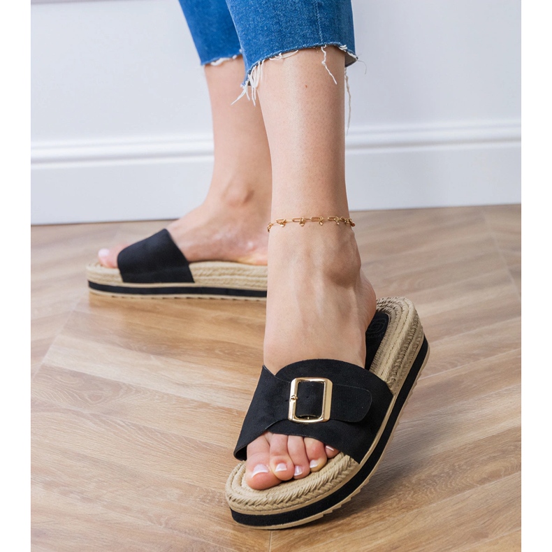 Černé žabky na plošině se sponou na pásu černá 2