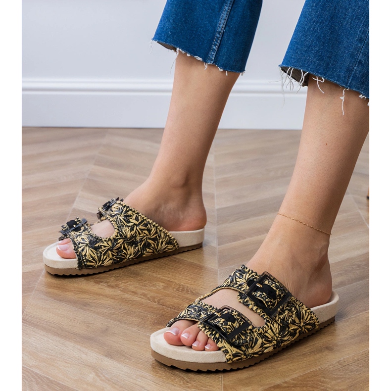 Černé háčkování klapky se svorkami na pruzích černá 1