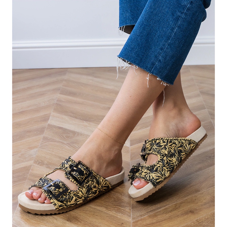 Černé háčkování klapky se svorkami na pruzích černá 2